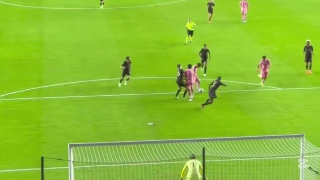 氣氛太棒了！現場直拍邁阿密球迷對梅西兩粒進球的瘋狂反應！