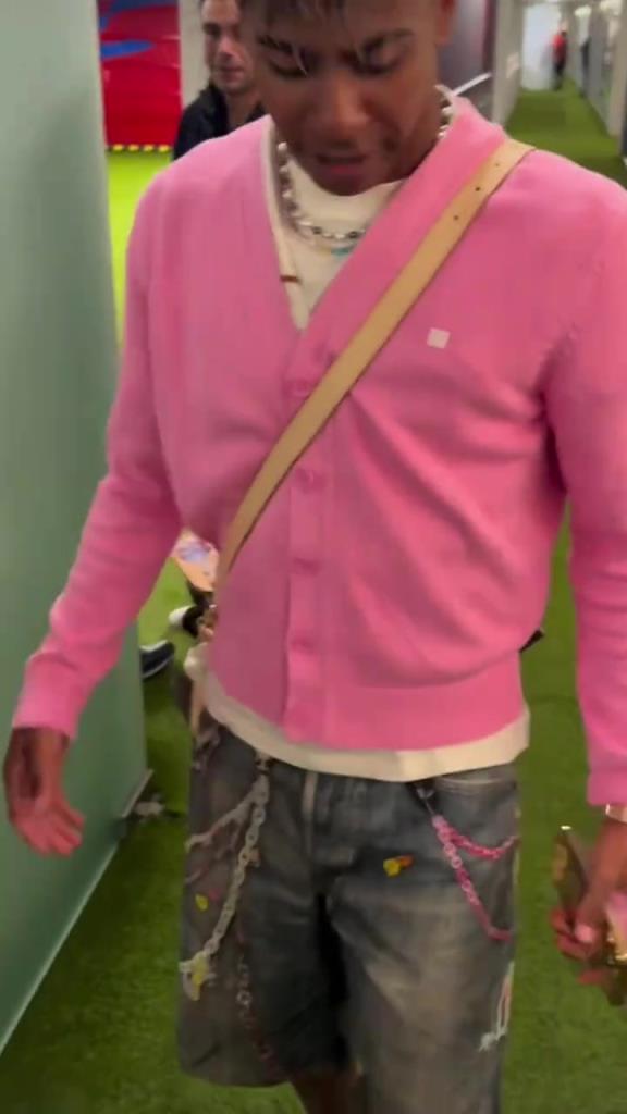 亞馬爾賽后穿搭，阿勞霍調侃：我女兒的夾克